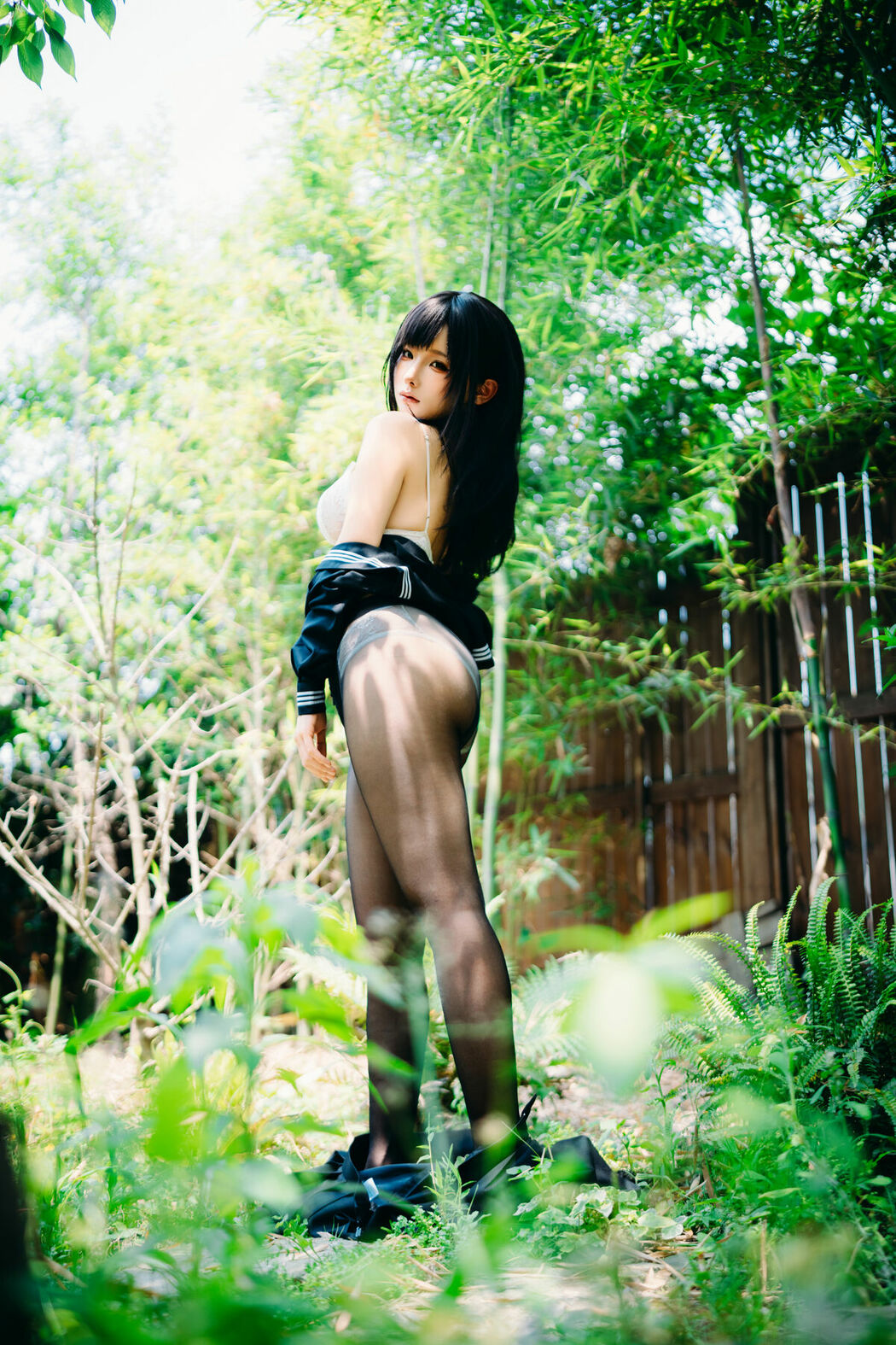 Coser@蠢沫沫 chunmomo – 2025年10月自拍 Part01 (59P)