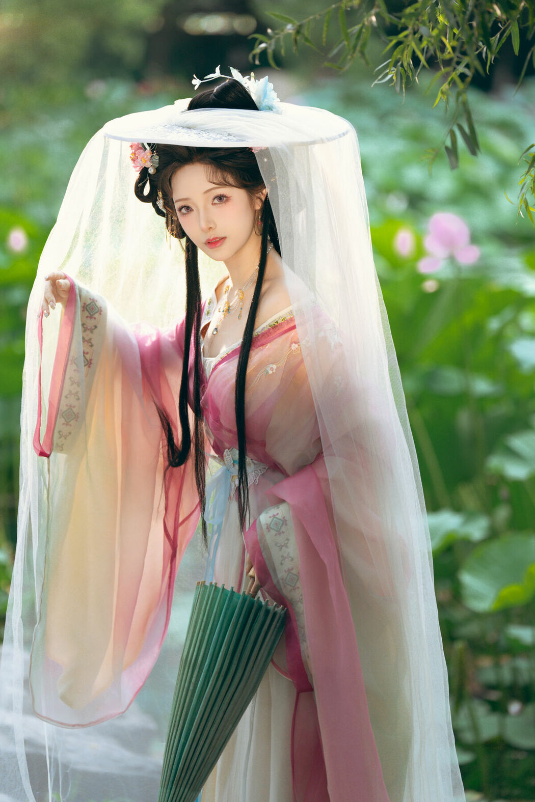 Coser@雯妹不讲道理 – 祝您中秋快乐owo (21P)