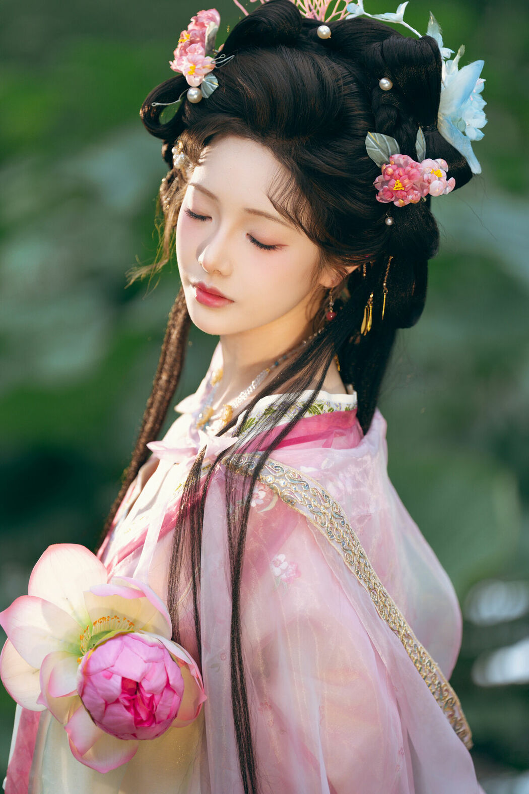 Coser@雯妹不讲道理 – 祝您中秋快乐owo (21P)