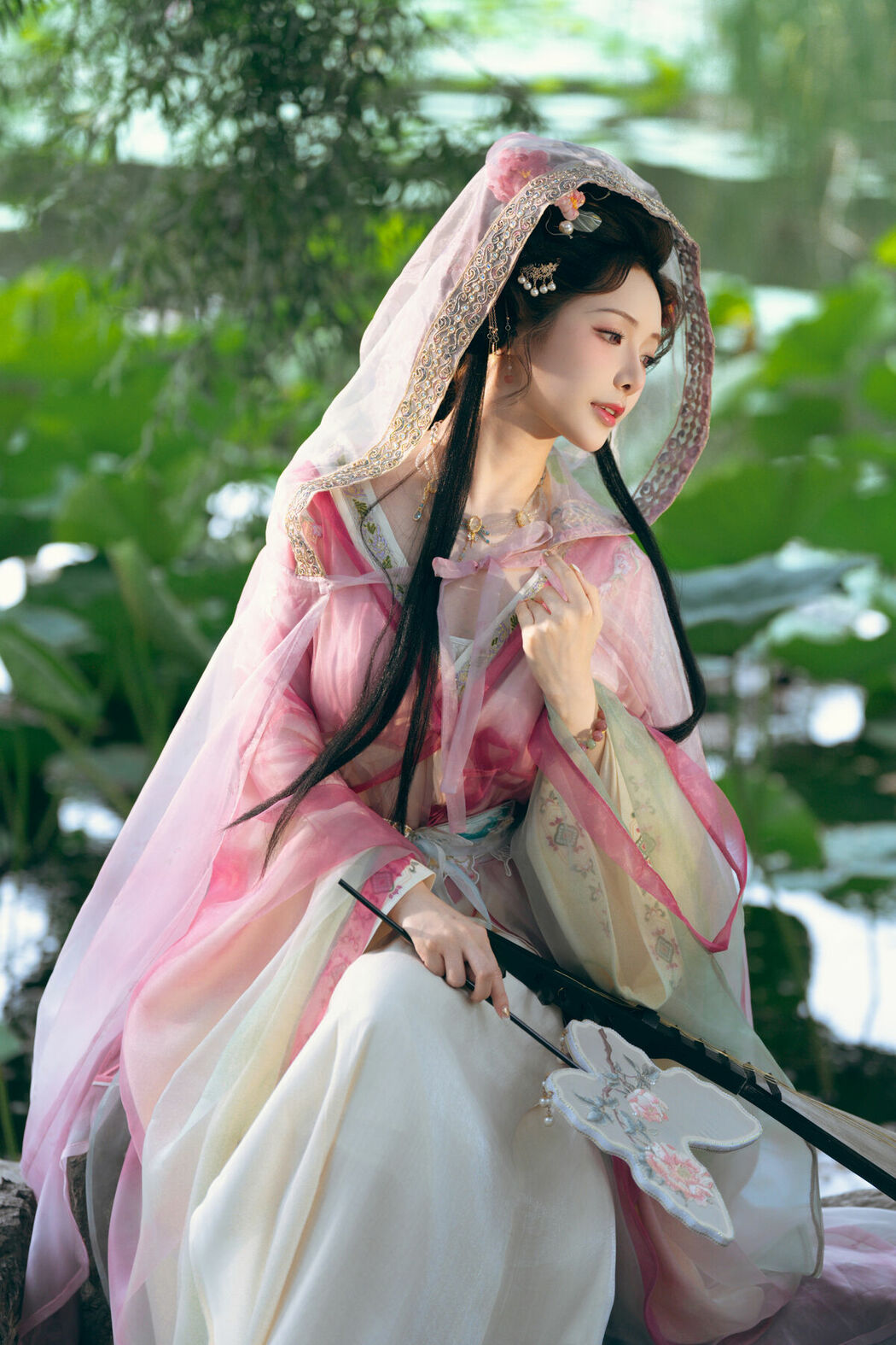 Coser@雯妹不讲道理 – 祝您中秋快乐owo (21P)