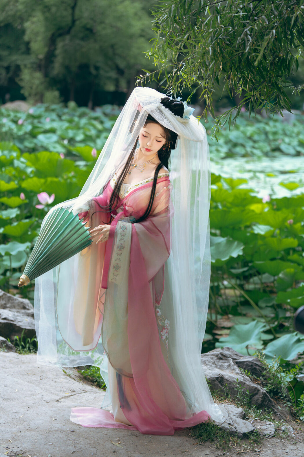 Coser@雯妹不讲道理 – 祝您中秋快乐owo (21P)