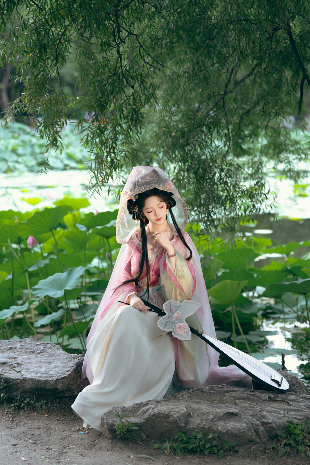 Coser@雯妹不讲道理 – 祝您中秋快乐owo (21P)