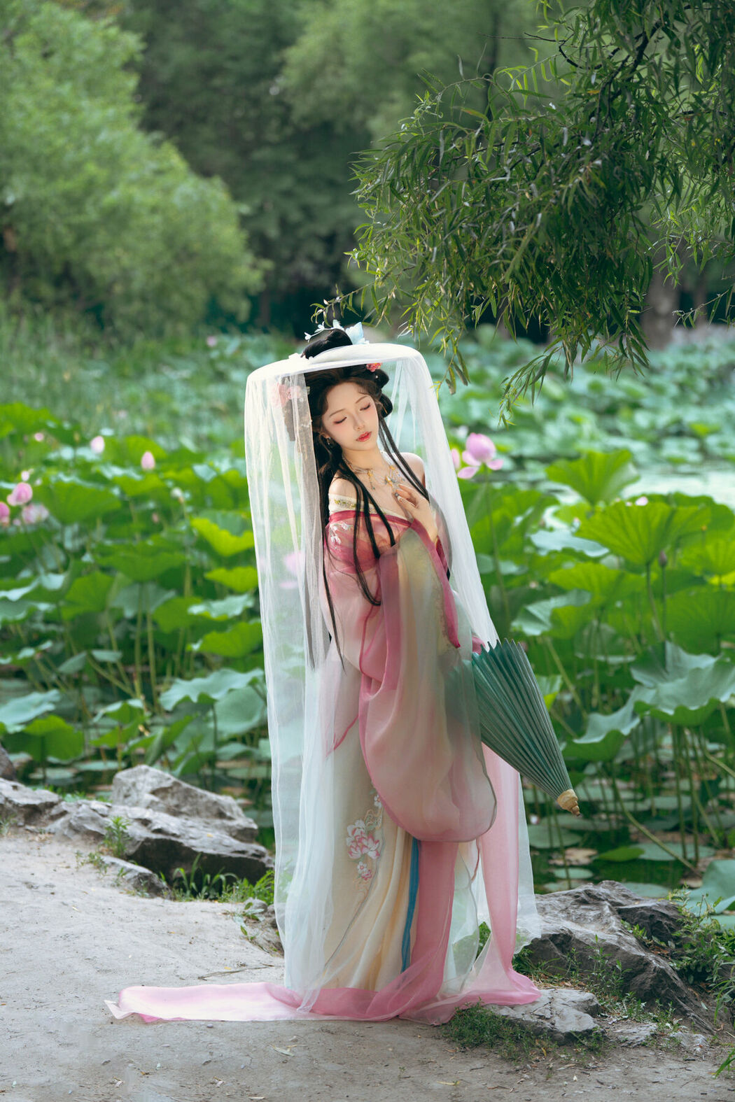 Coser@雯妹不讲道理 – 祝您中秋快乐owo (21P)