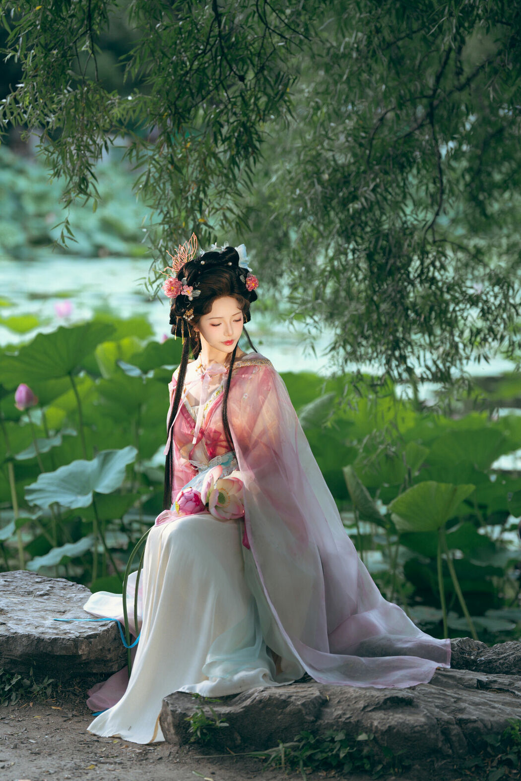 Coser@雯妹不讲道理 – 祝您中秋快乐owo (21P)