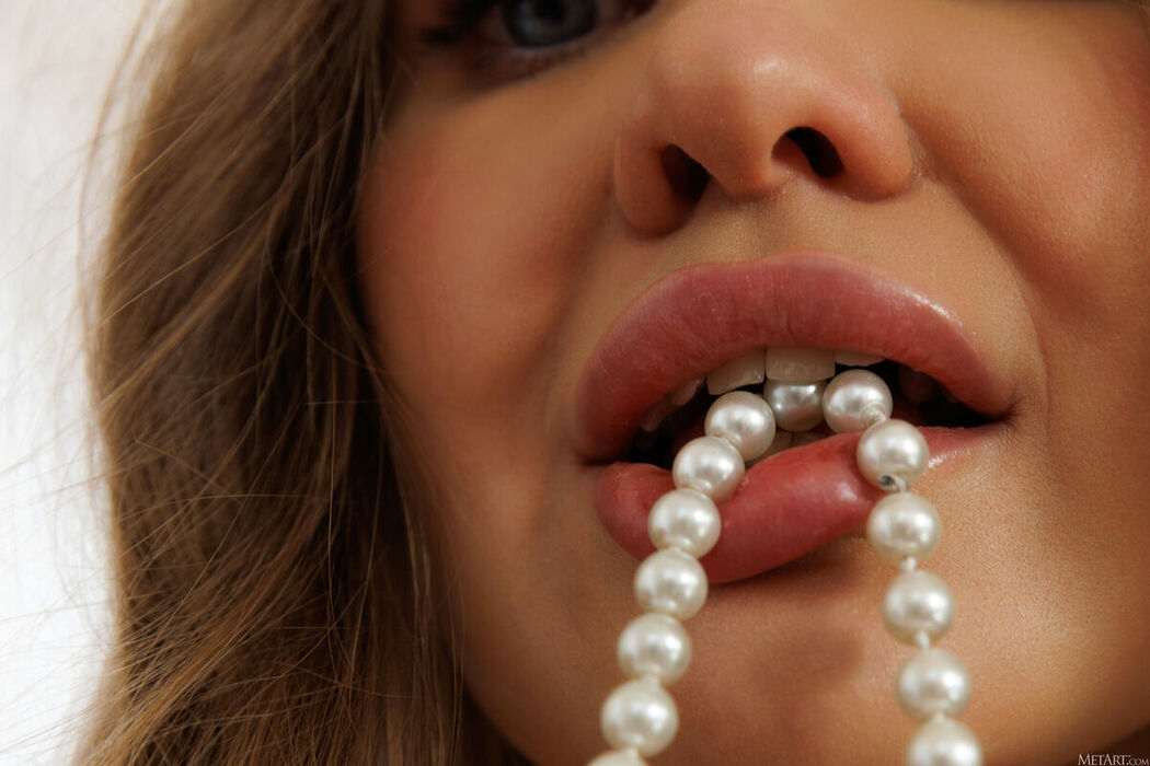 MetArt Eliness – Vintage Bed Part02 (69P)