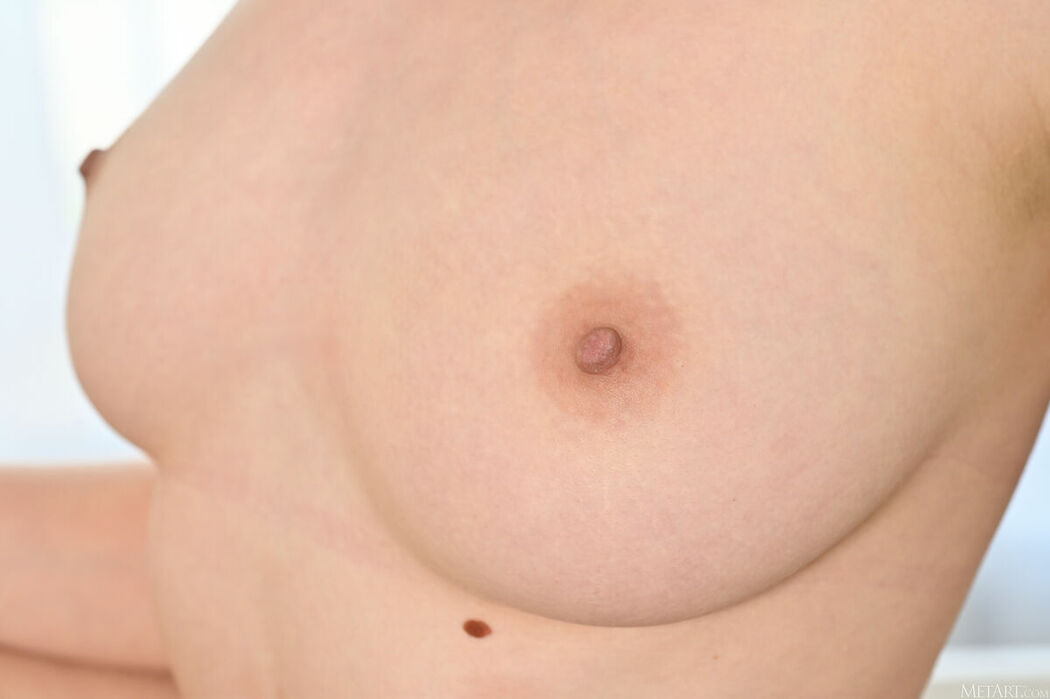 MetArt Toree – Love in Lilac Part01 (58P)