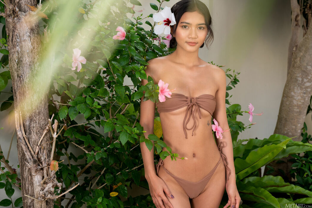 MetArt Yori – Summer Whisper Part01 (51P)