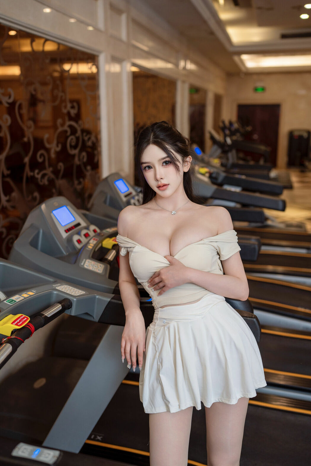 XiuRen秀人网 Uncensored Li Li Sha 李丽莎 – R18 秀人网模特 健身房露出 (91P)