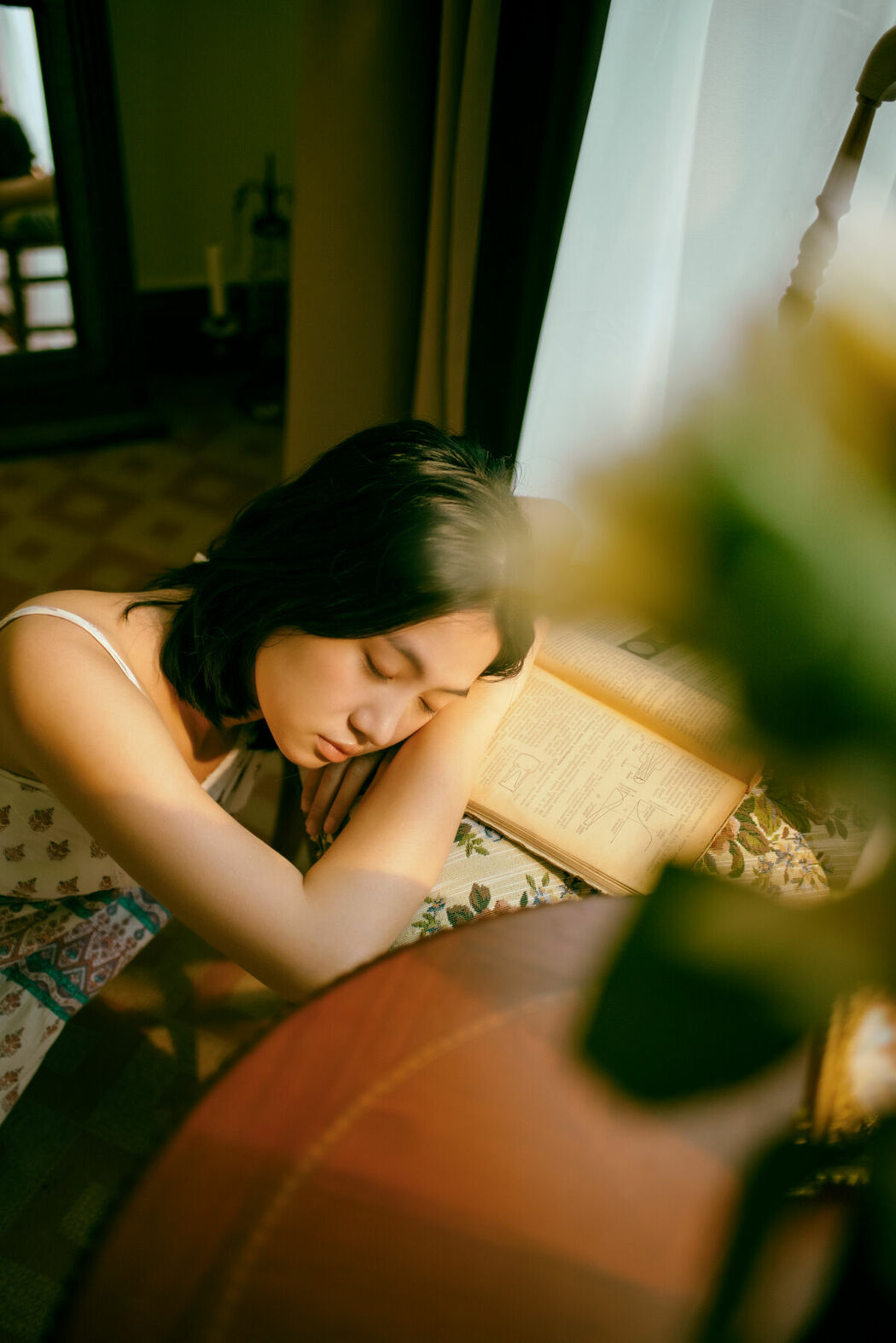 YiTuYu艺图语 Vol.8743 Xiao Wei (24P)