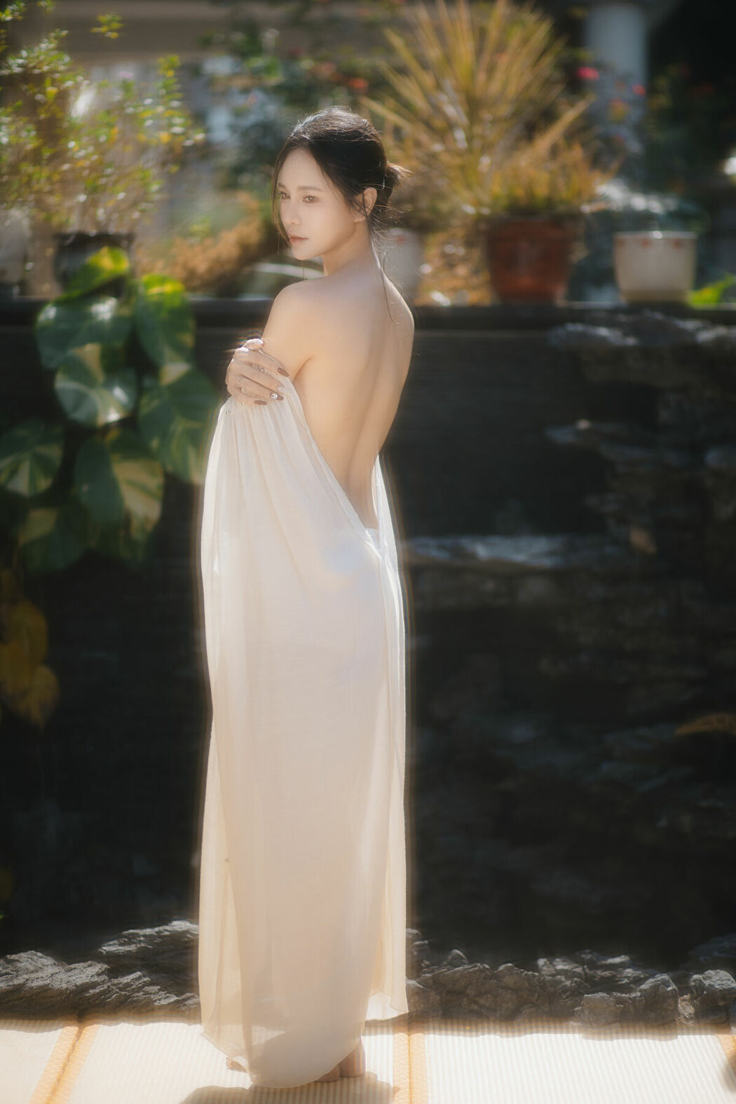 YiTuYu艺图语 Vol.8742 Sha Sha (15P)