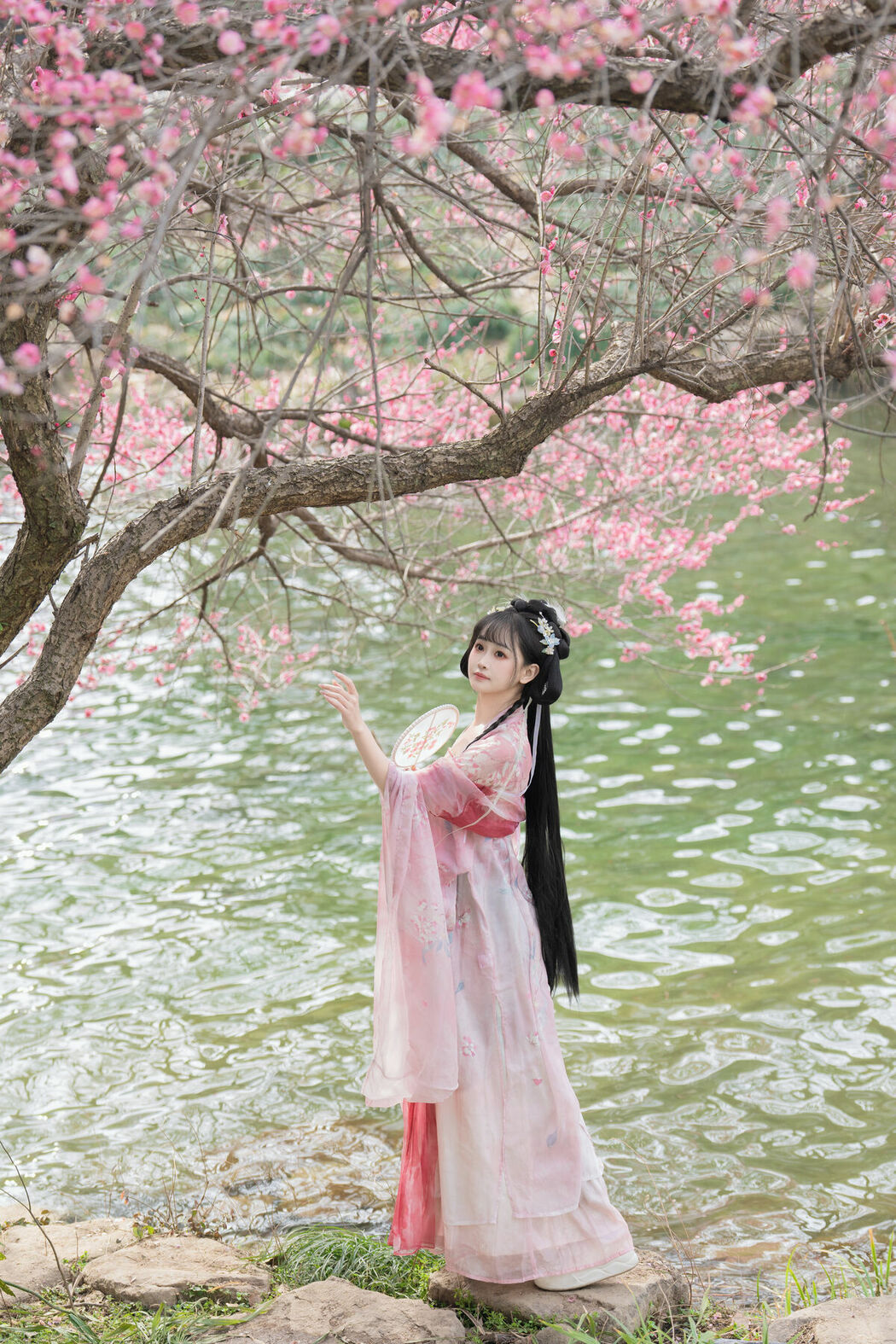 YiTuYu艺图语 Vol.8759 Jiao Yi Zhi Sui Sui (26P)