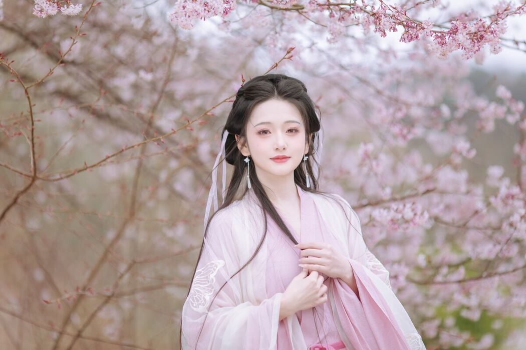 YiTuYu艺图语 Vol.8754 Chi Yan Zai Zhe Li (15P)