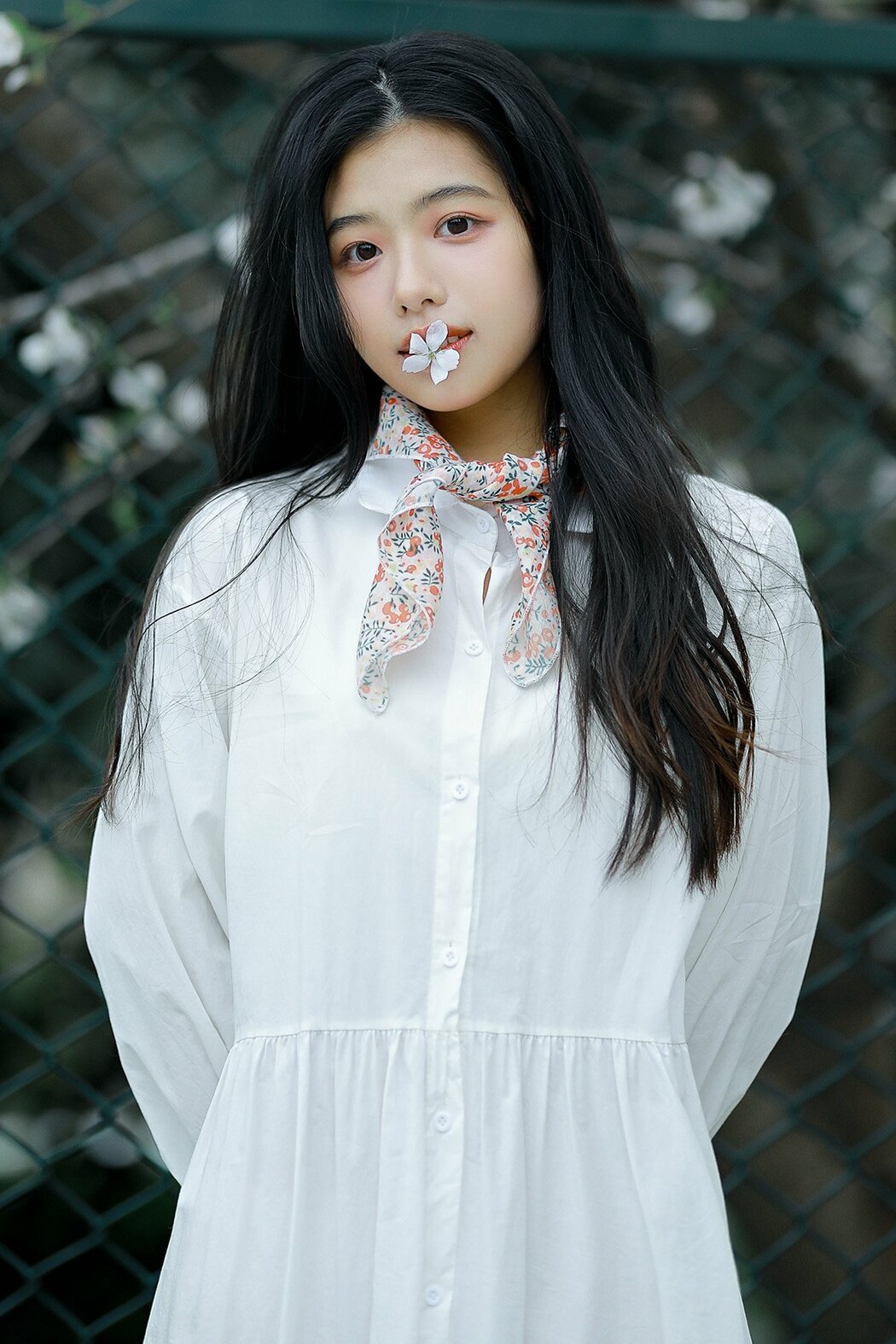 YiTuYu艺图语 Vol.8741 Long Xing Er (31P) Cover Photo