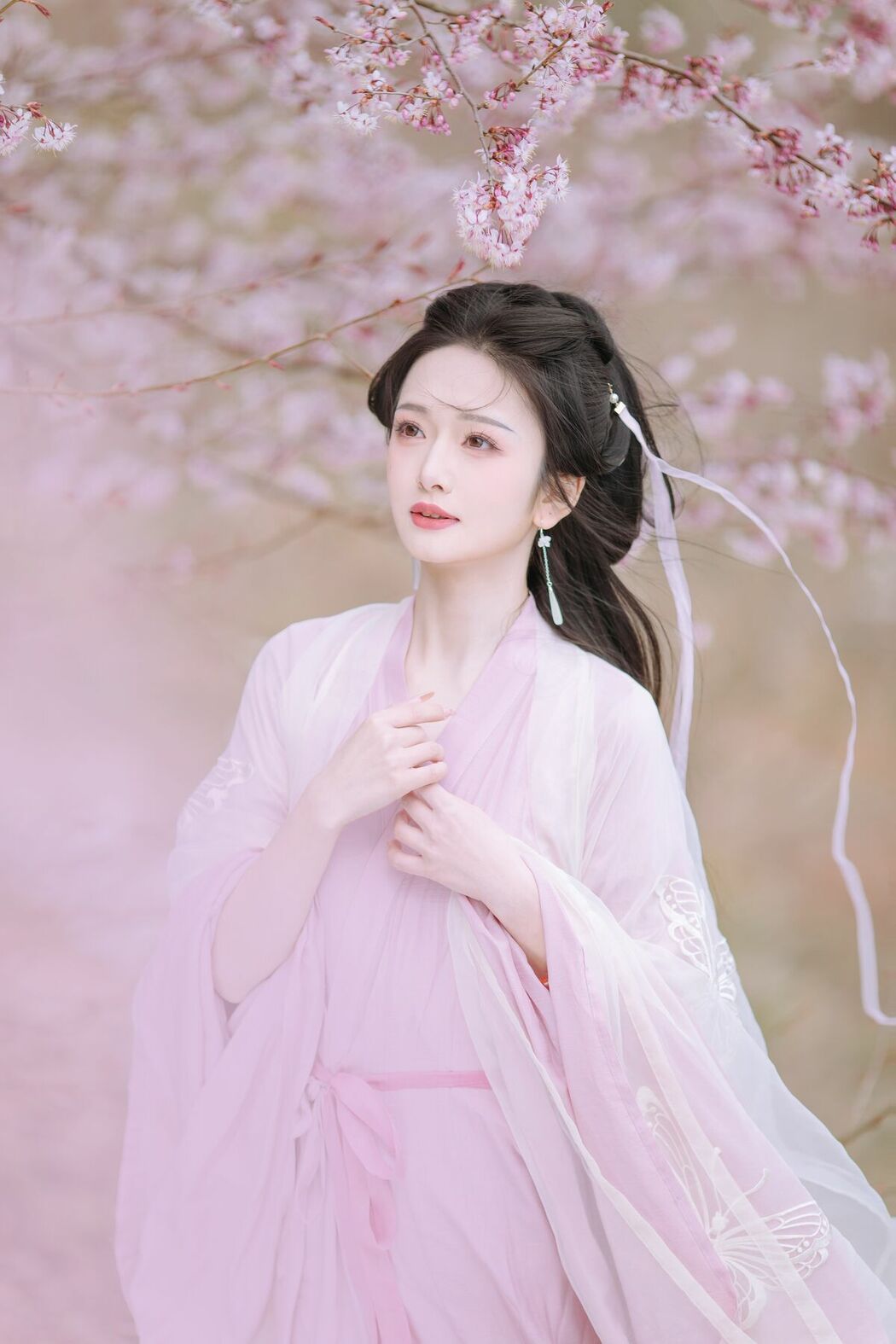 YiTuYu艺图语 Vol.8754 Chi Yan Zai Zhe Li (15P)