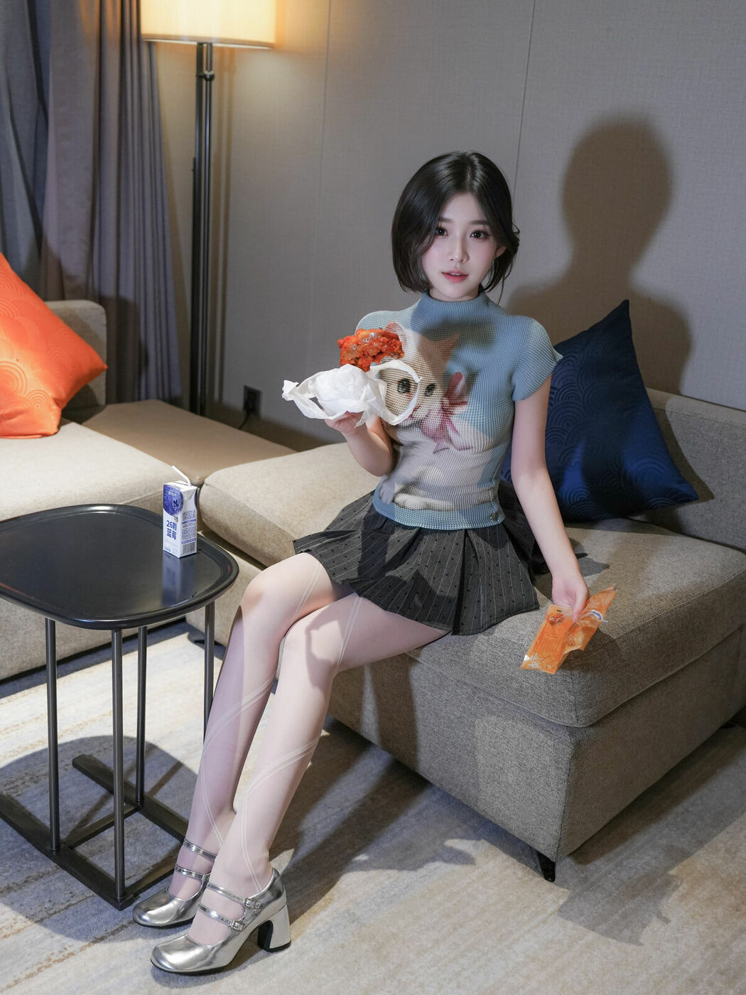 XiuRen秀人网 Uncensored Zhi Zhi 汁汁 – R18 秀人网模特 爱吃鸡腿的姑娘 Part01 (47P)