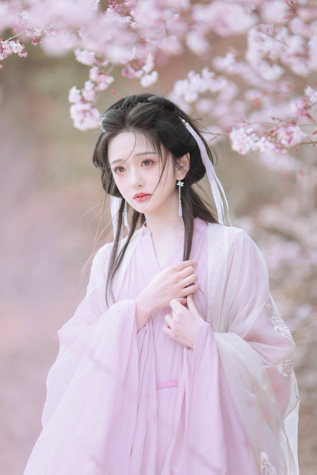 YiTuYu艺图语 Vol.8754 Chi Yan Zai Zhe Li (15P)