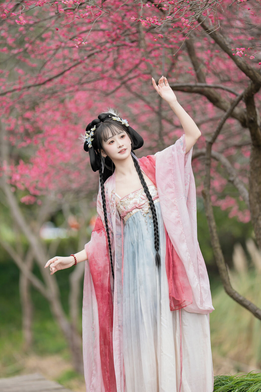 YiTuYu艺图语 Vol.8759 Jiao Yi Zhi Sui Sui (26P)