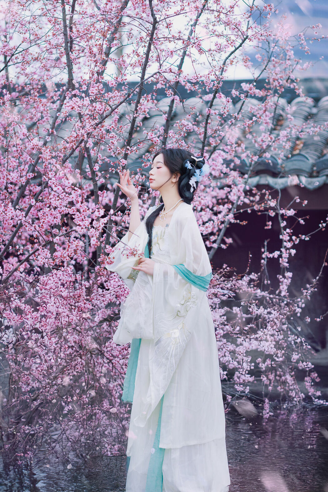 YiTuYu艺图语 Vol.8751 Ou (31P)