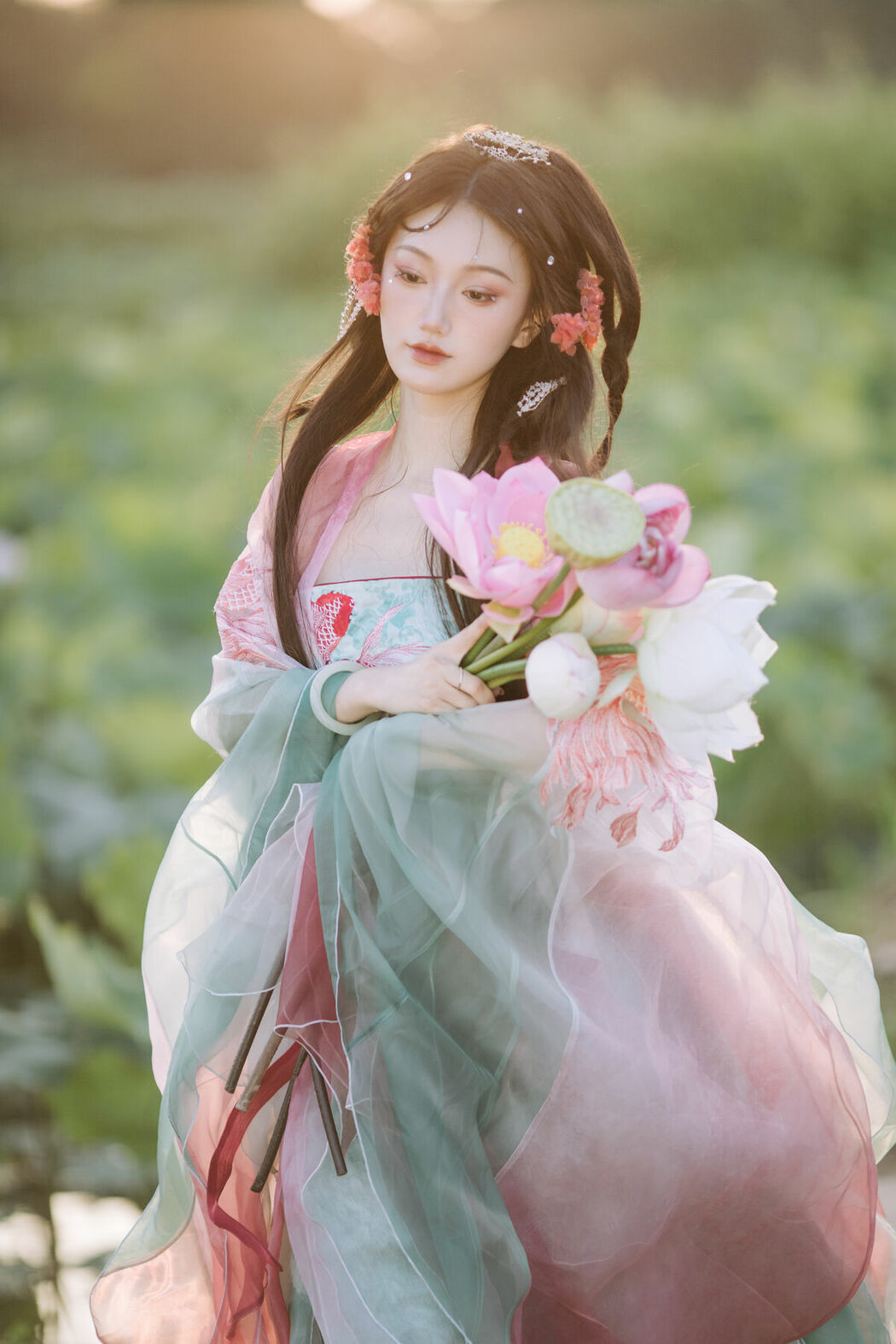 YiTuYu艺图语 Vol.8746 Dong Chu Liu (19P)