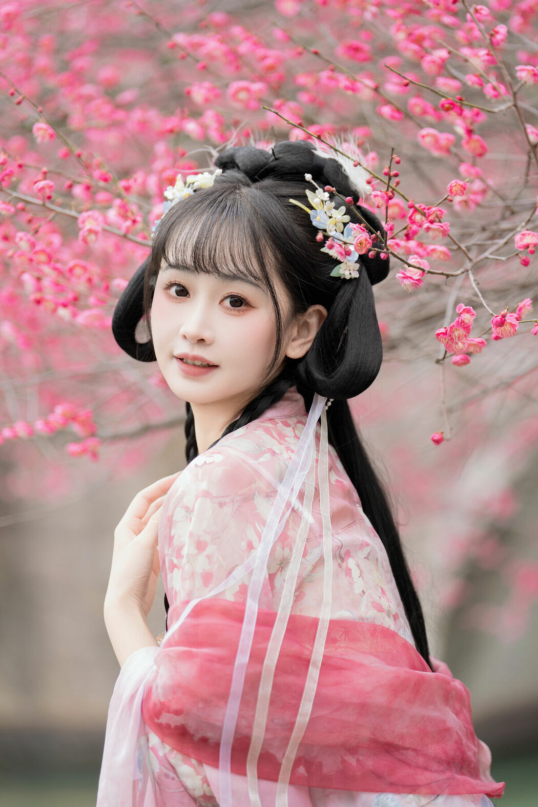 YiTuYu艺图语 Vol.8759 Jiao Yi Zhi Sui Sui (26P)