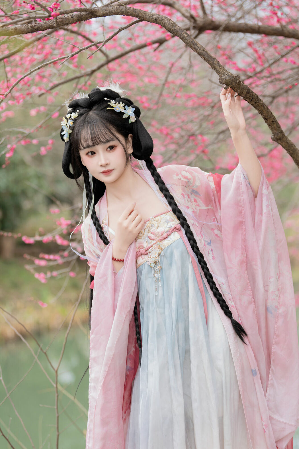 YiTuYu艺图语 Vol.8759 Jiao Yi Zhi Sui Sui (26P)