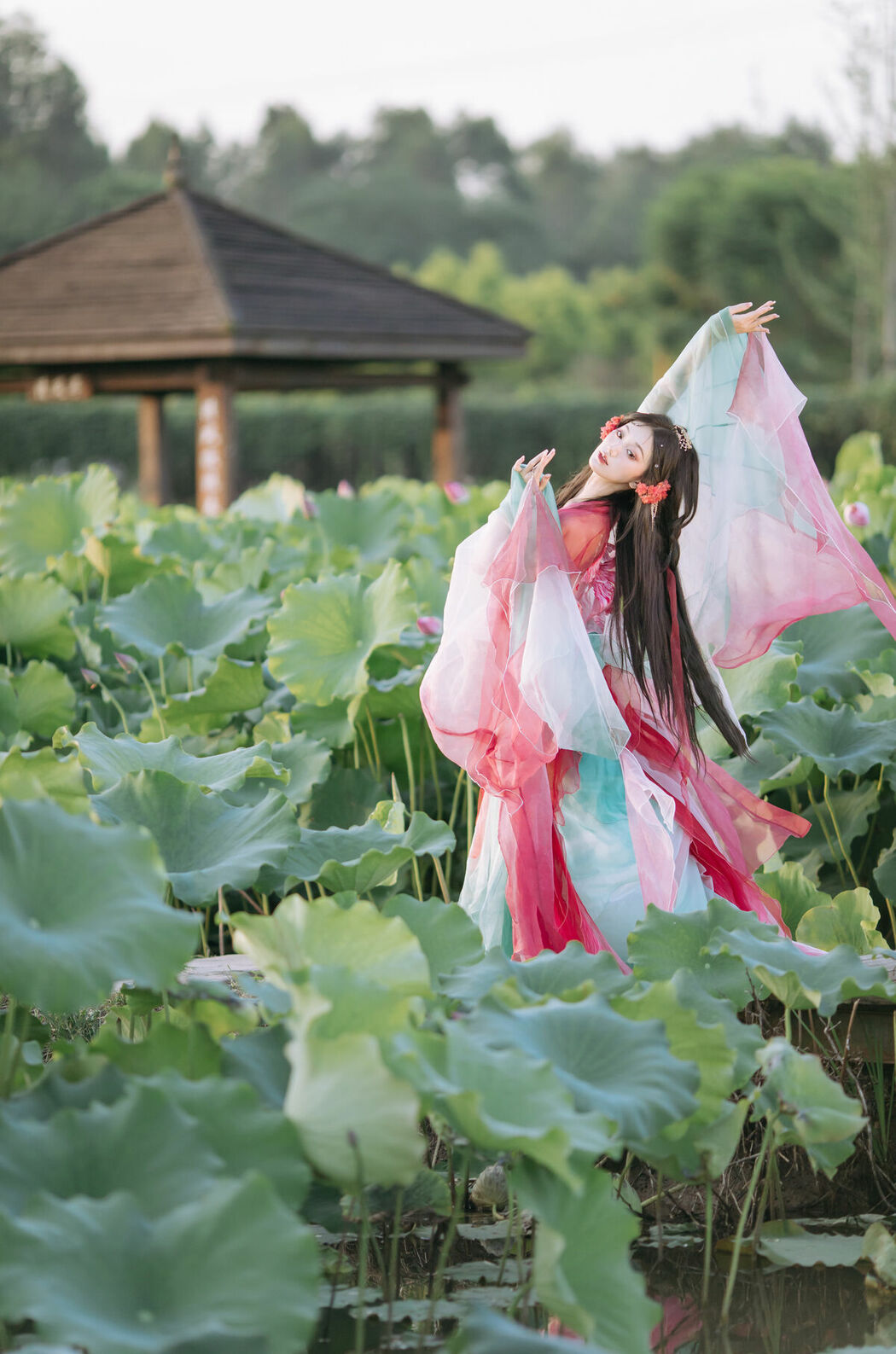 YiTuYu艺图语 Vol.8746 Dong Chu Liu (19P)