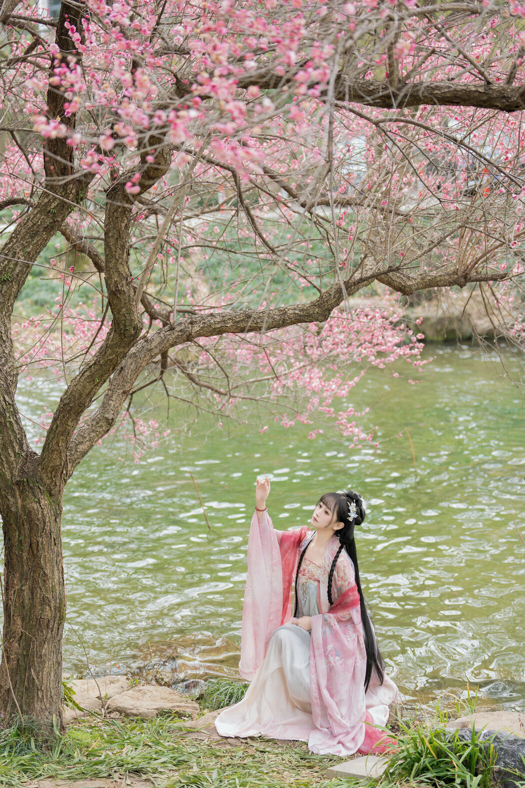 YiTuYu艺图语 Vol.8759 Jiao Yi Zhi Sui Sui (26P)