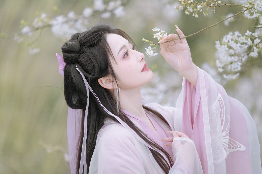 YiTuYu艺图语 Vol.8754 Chi Yan Zai Zhe Li (15P)