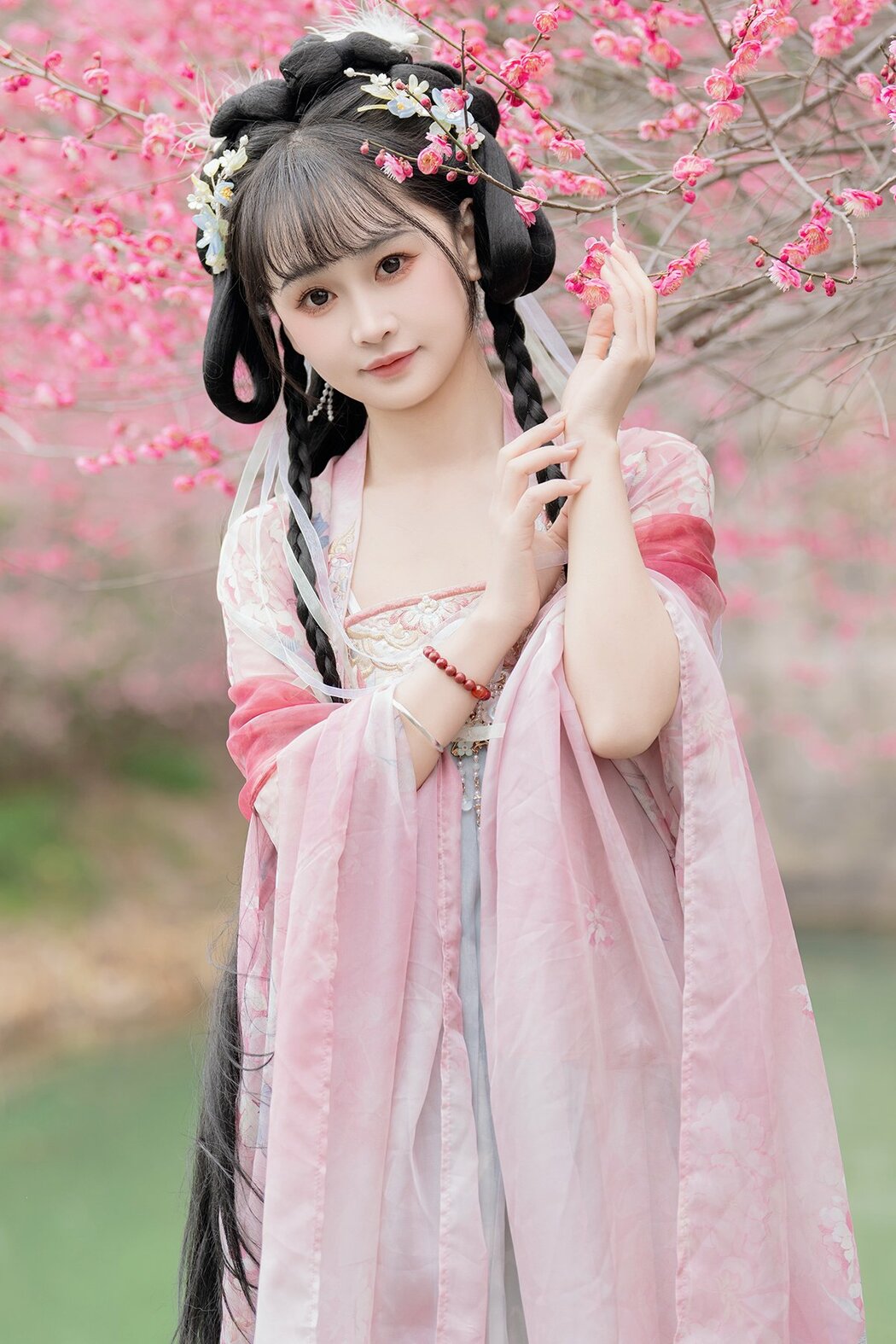 YiTuYu艺图语 Vol.8759 Jiao Yi Zhi Sui Sui (26P) Cover Photo