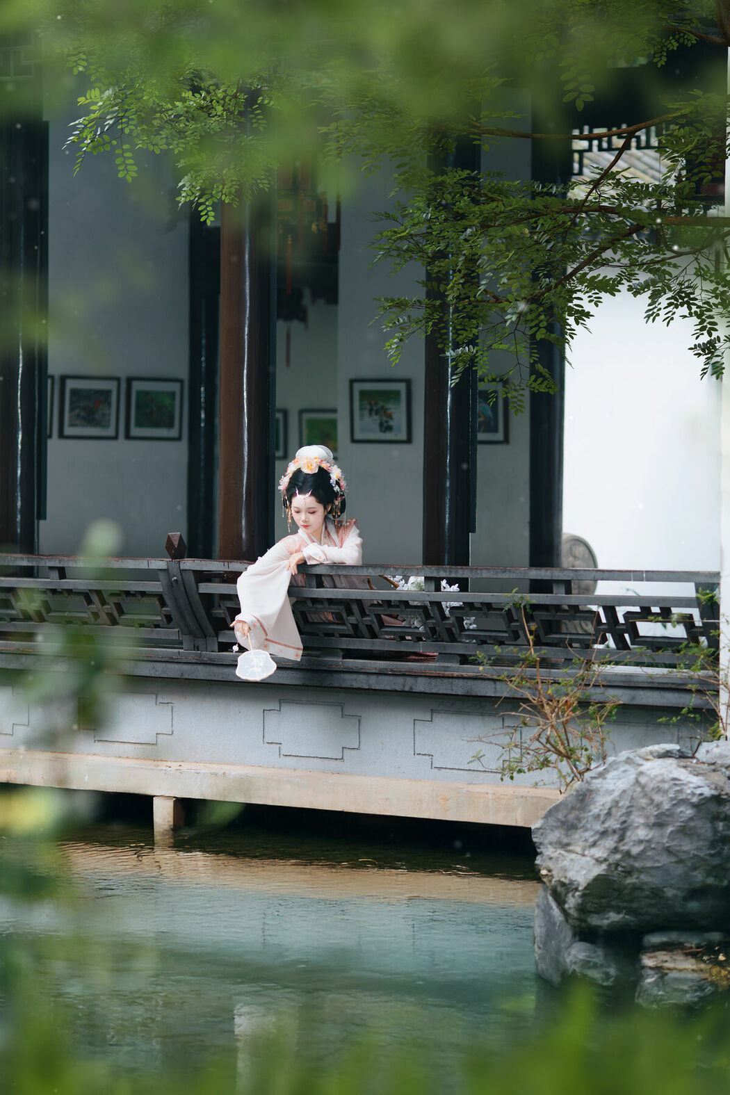 YiTuYu艺图语 Vol.8761 Jiao Tang Ma Qi Duo (16P)