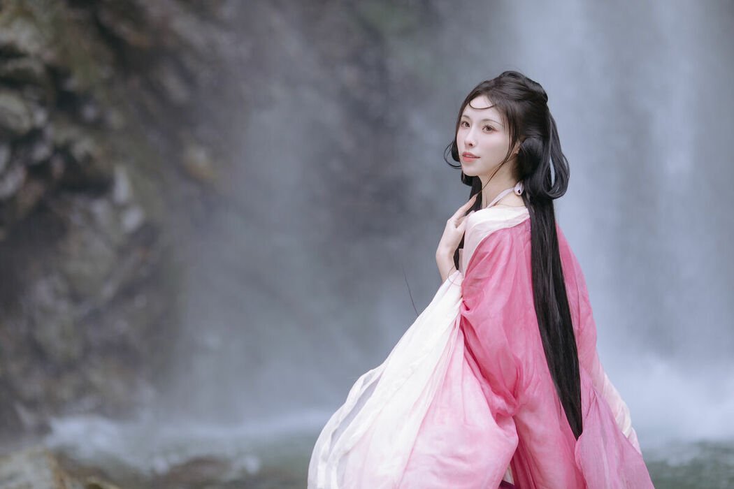 YiTuYu艺图语 Vol.8765 Yi Xiao Zhi Zhi Zhi Zhi (19P)