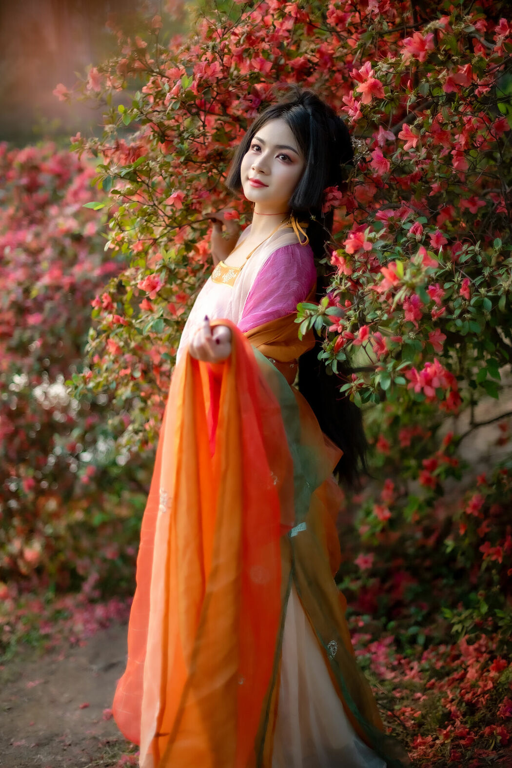 YiTuYu艺图语 Vol.8770 Ling Ji Chu De Mi Tuan (26P)