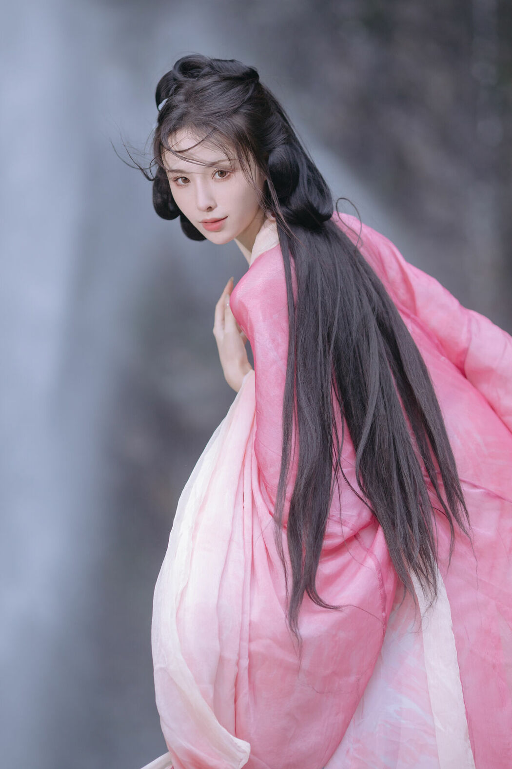 YiTuYu艺图语 Vol.8765 Yi Xiao Zhi Zhi Zhi Zhi (19P)