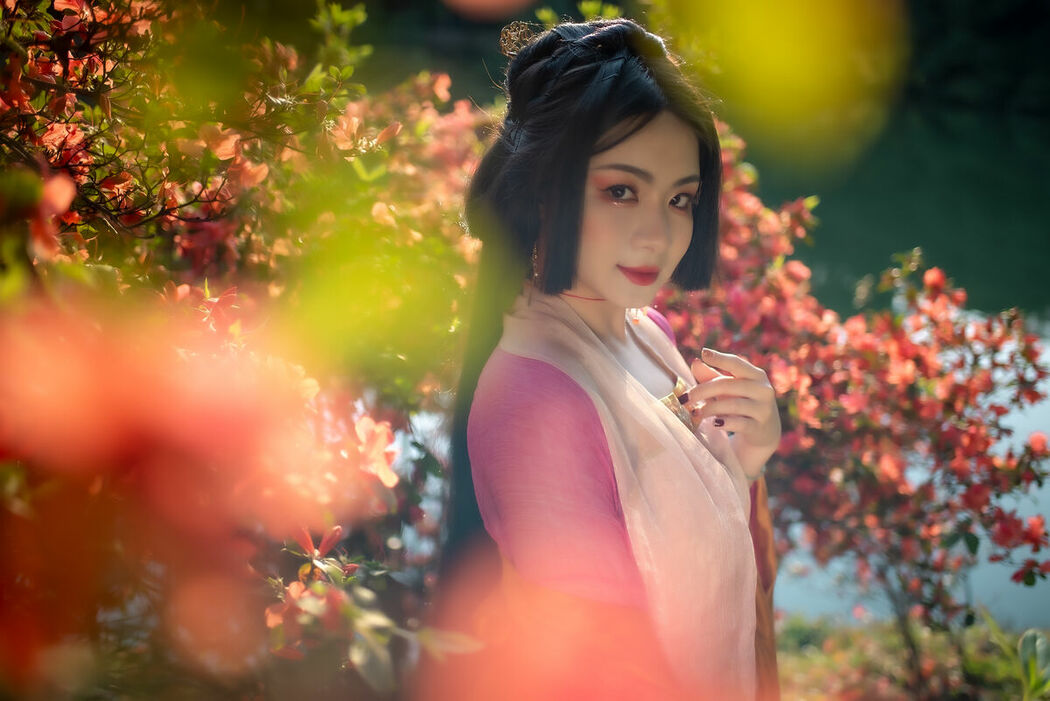 YiTuYu艺图语 Vol.8770 Ling Ji Chu De Mi Tuan (26P)