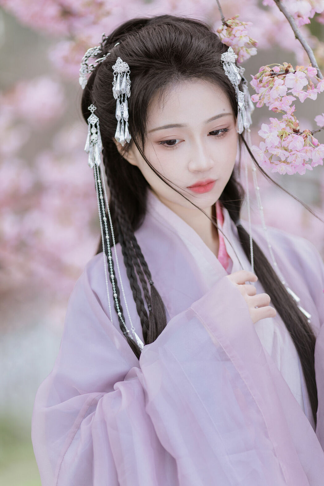 YiTuYu艺图语 Vol.8793 Qi Luo Sheng De Xiao Su Su (19P)