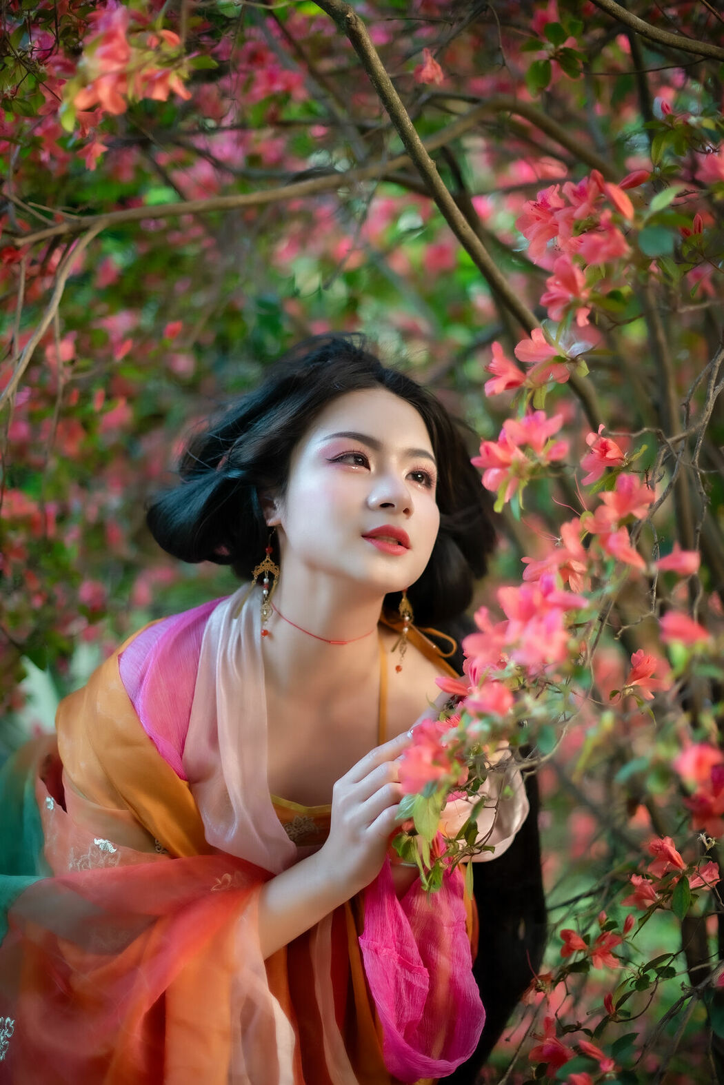 YiTuYu艺图语 Vol.8770 Ling Ji Chu De Mi Tuan (26P)