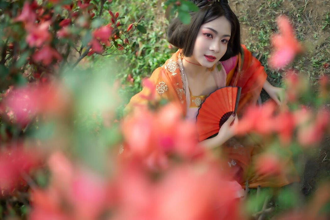 YiTuYu艺图语 Vol.8770 Ling Ji Chu De Mi Tuan (26P)