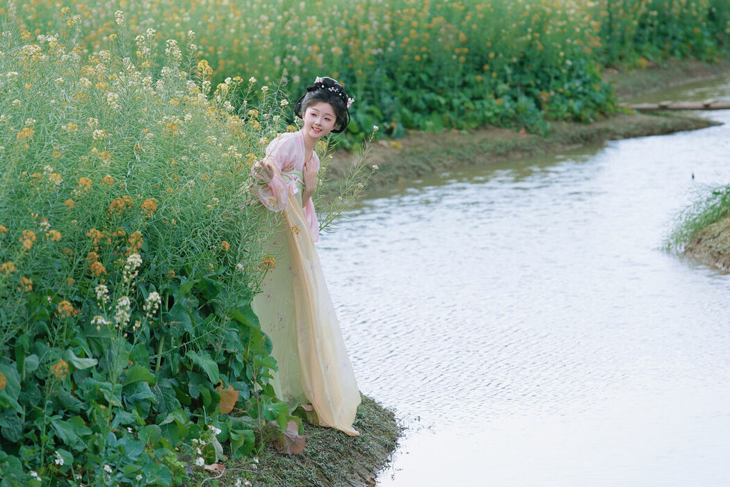 YiTuYu艺图语 Vol.8767 Xuan Wo Ming Zi (48P)