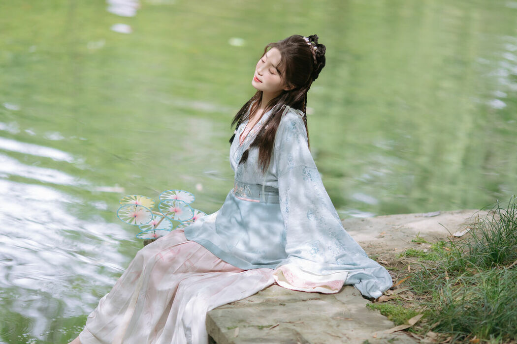 YiTuYu艺图语 Vol.8800 Chu Yuan Yuan (21P)