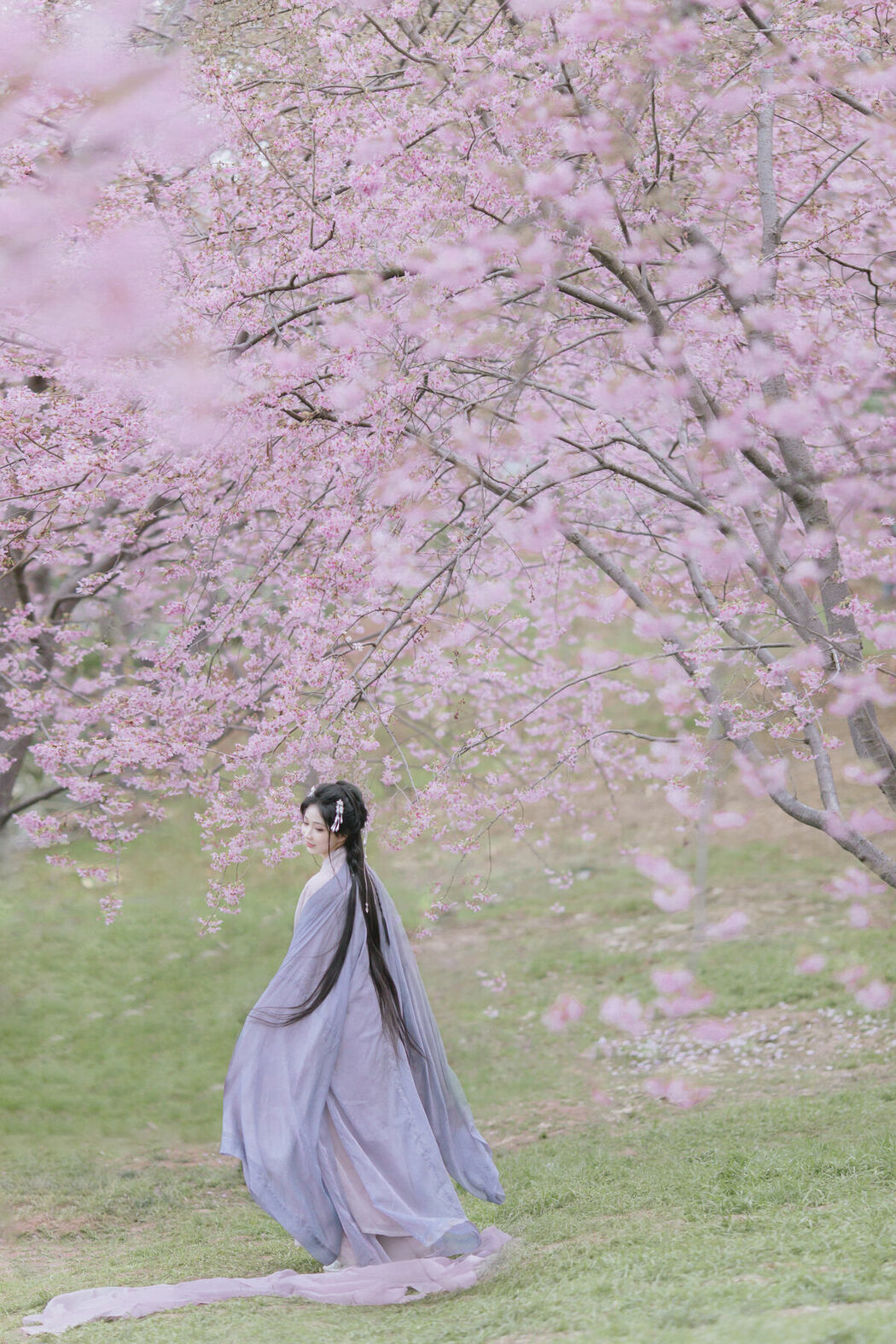 YiTuYu艺图语 Vol.8793 Qi Luo Sheng De Xiao Su Su (19P)