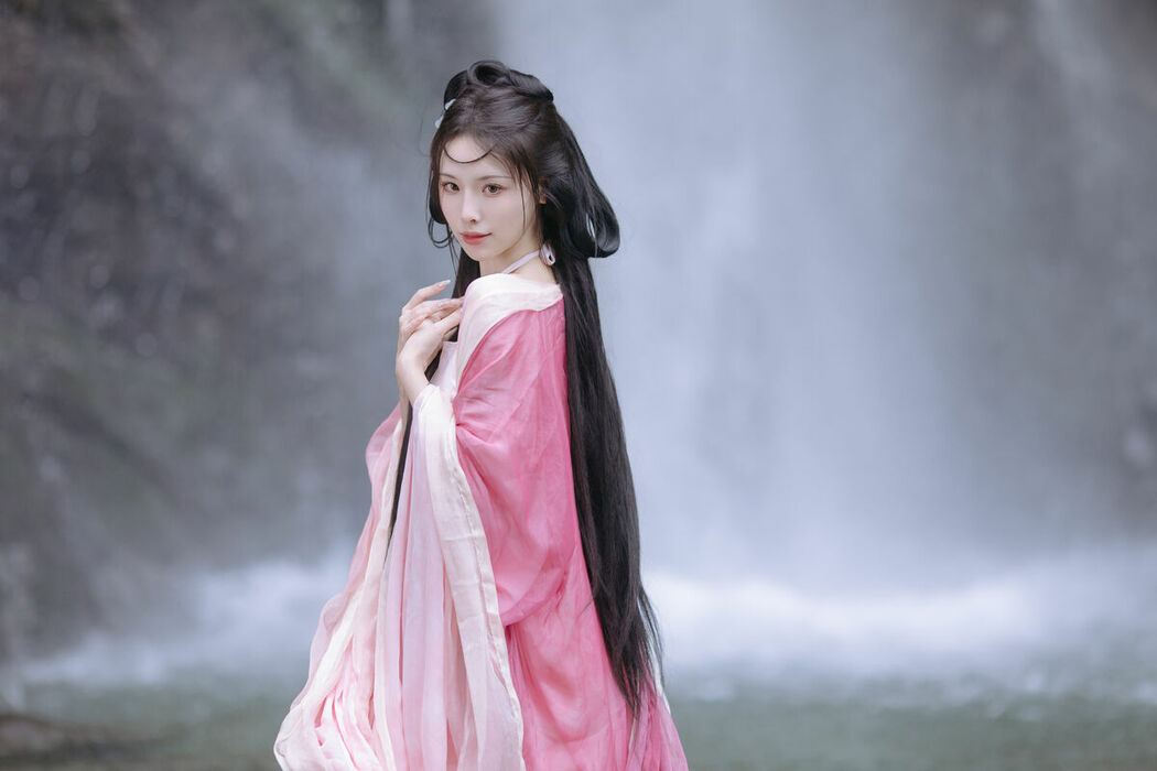 YiTuYu艺图语 Vol.8765 Yi Xiao Zhi Zhi Zhi Zhi (19P)