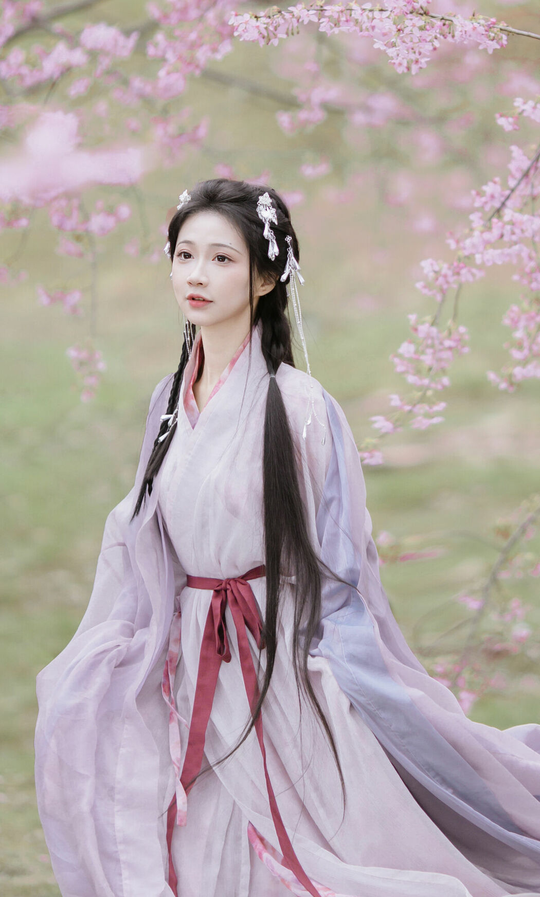 YiTuYu艺图语 Vol.8793 Qi Luo Sheng De Xiao Su Su (19P)