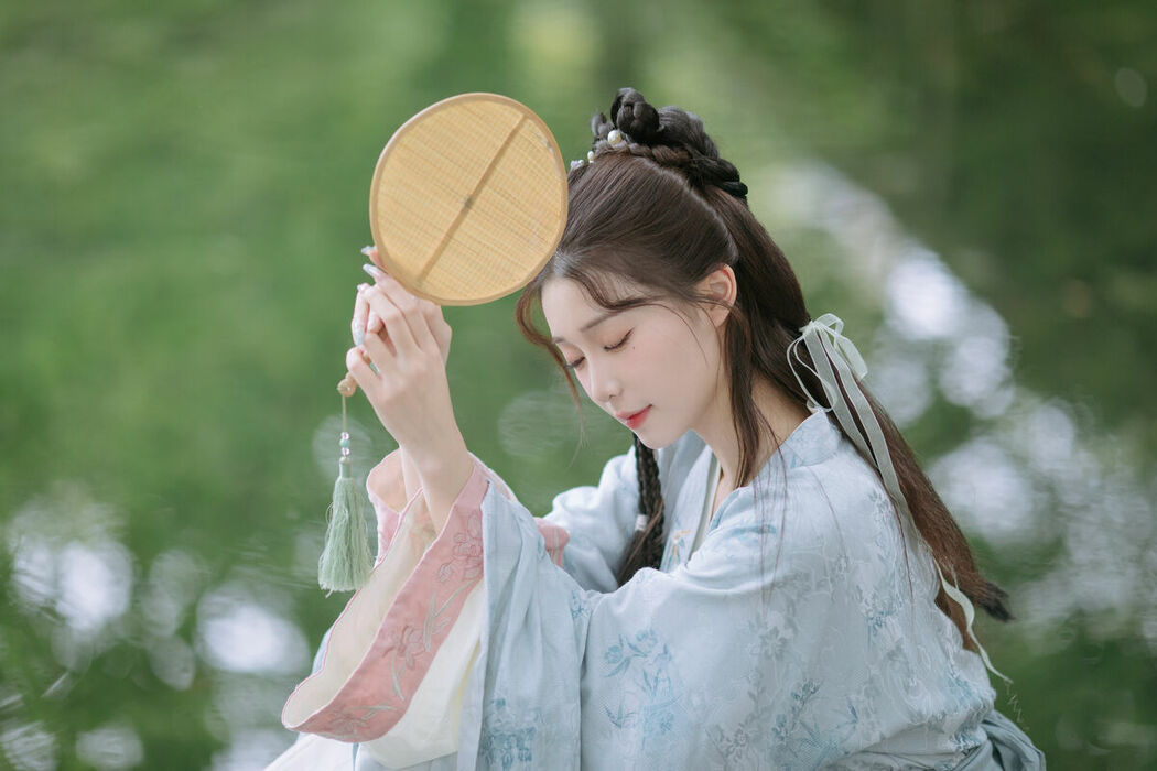 YiTuYu艺图语 Vol.8800 Chu Yuan Yuan (21P)