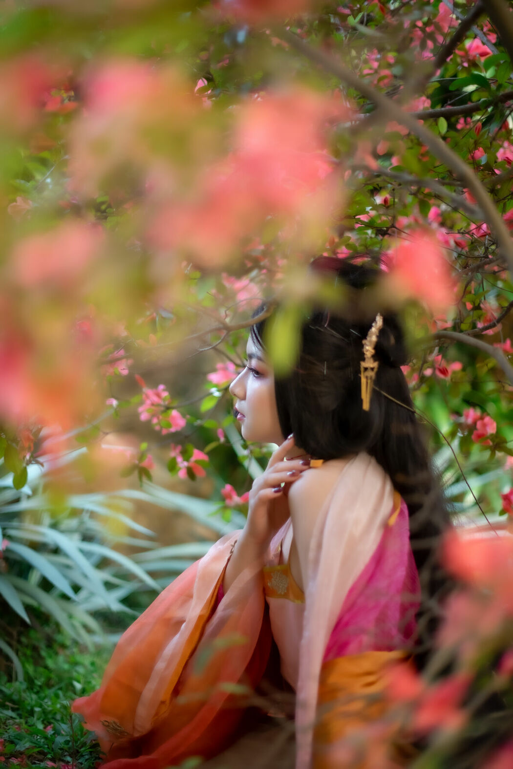 YiTuYu艺图语 Vol.8770 Ling Ji Chu De Mi Tuan (26P)