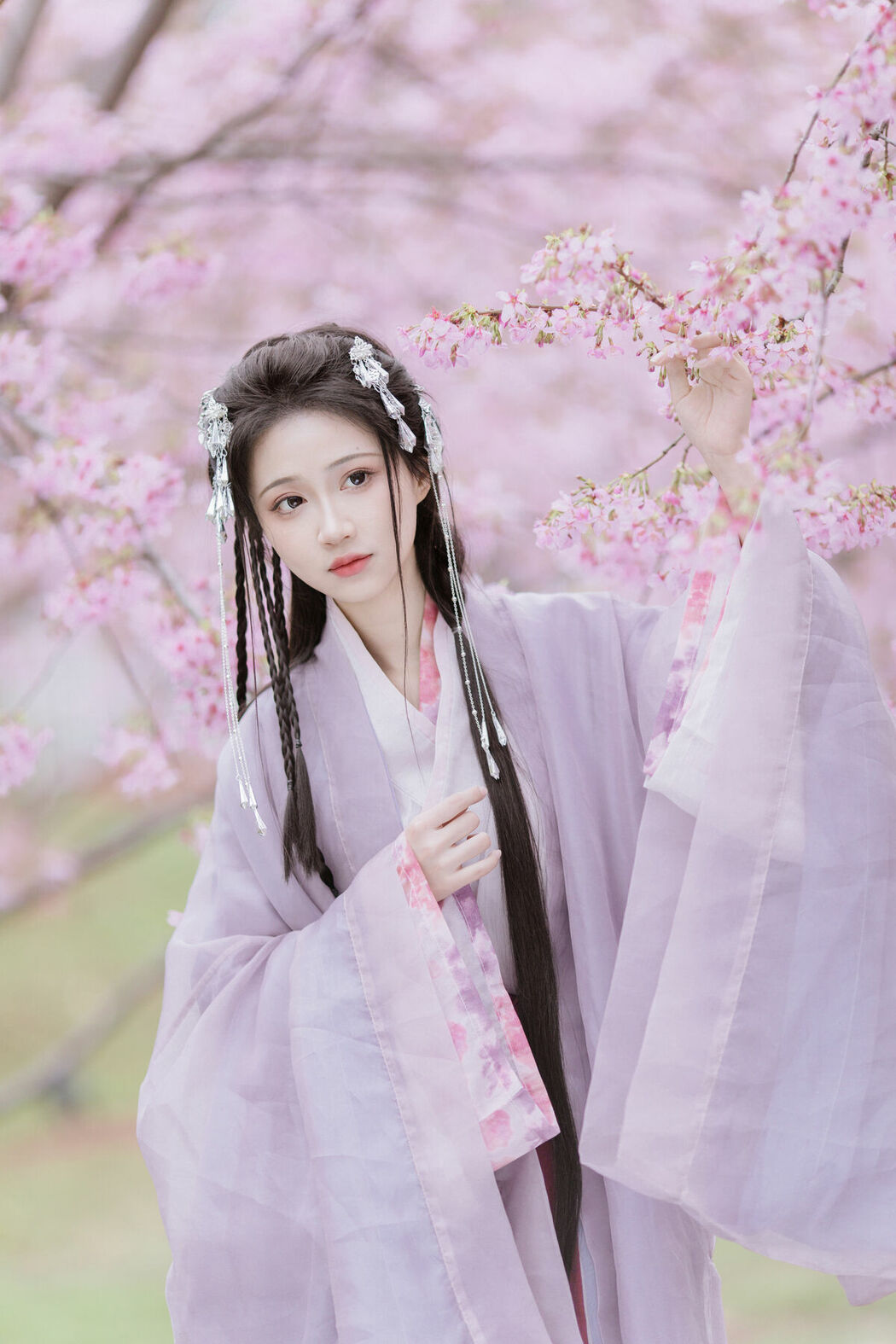 YiTuYu艺图语 Vol.8793 Qi Luo Sheng De Xiao Su Su (19P)