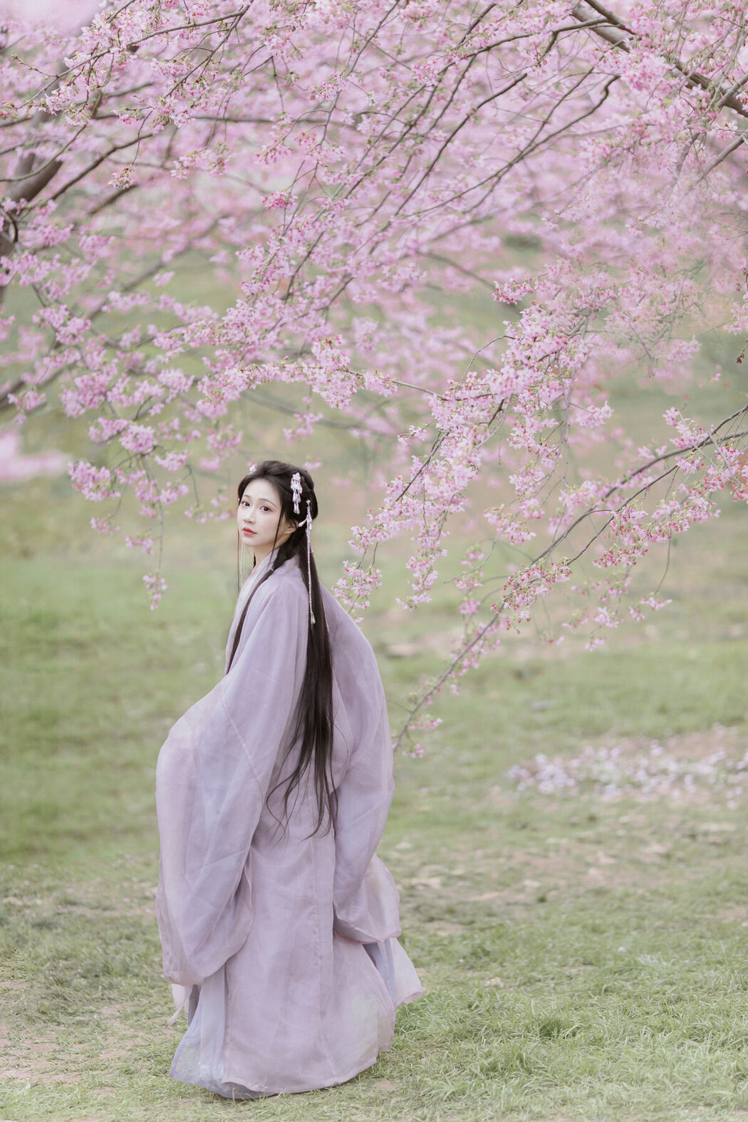 YiTuYu艺图语 Vol.8793 Qi Luo Sheng De Xiao Su Su (19P)