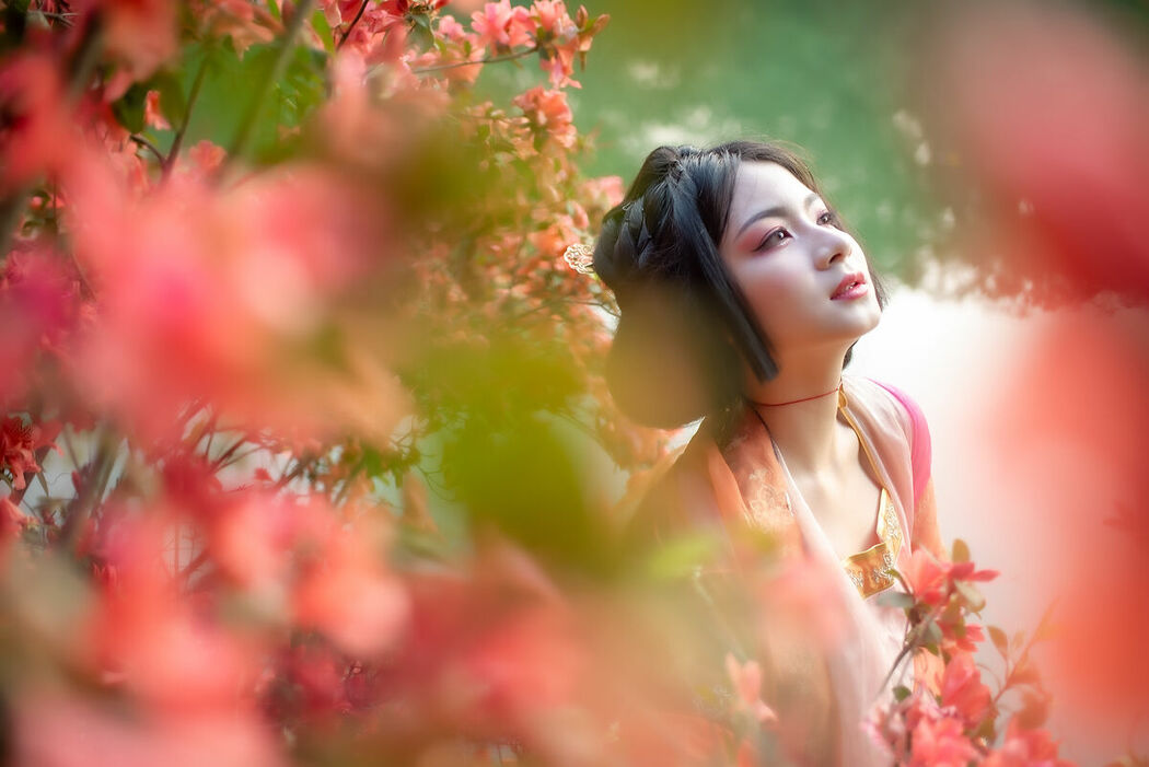 YiTuYu艺图语 Vol.8770 Ling Ji Chu De Mi Tuan (26P)