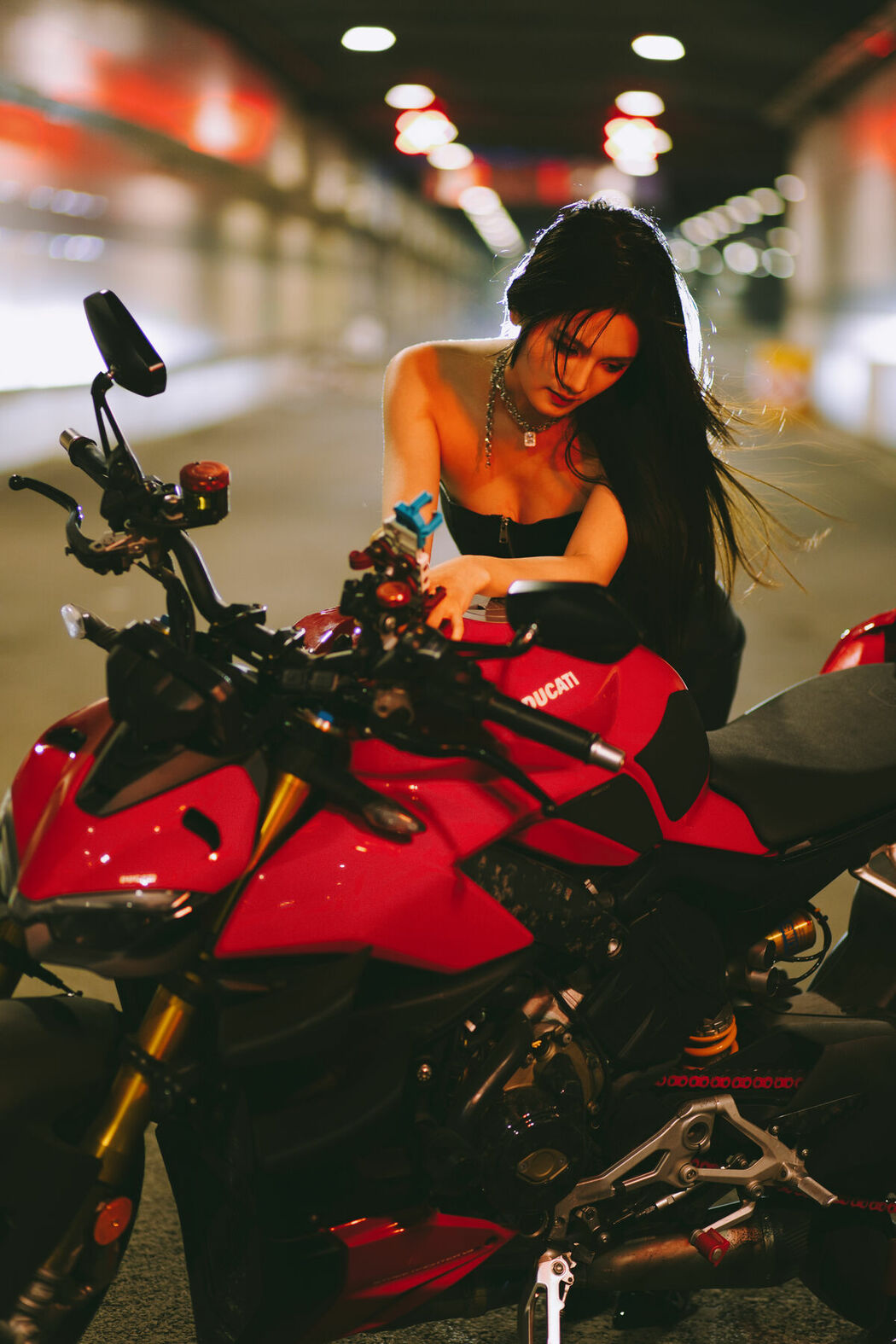 YiTuYu艺图语 Vol.8799 Yi Ming (14P)