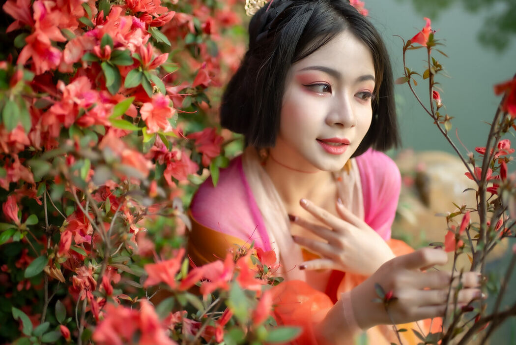 YiTuYu艺图语 Vol.8770 Ling Ji Chu De Mi Tuan (26P)