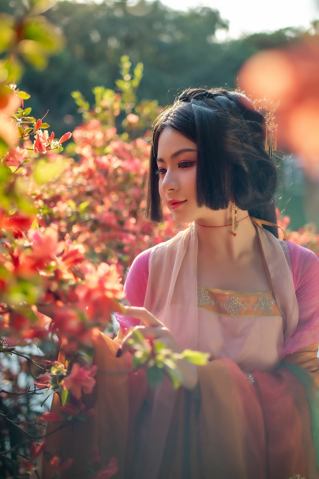 YiTuYu艺图语 Vol.8770 Ling Ji Chu De Mi Tuan (26P)